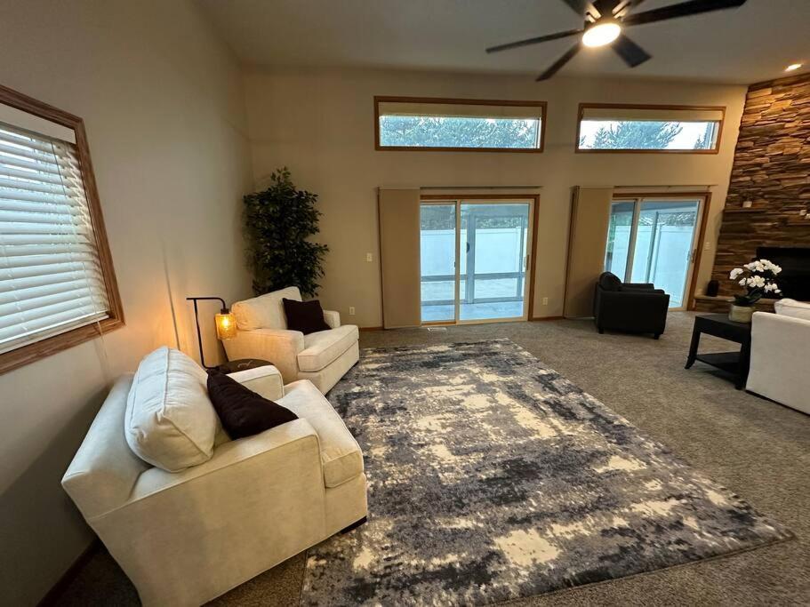 Inviting 3 Bed 2.5 Bath Townhome In Wadsworth Екстер'єр фото