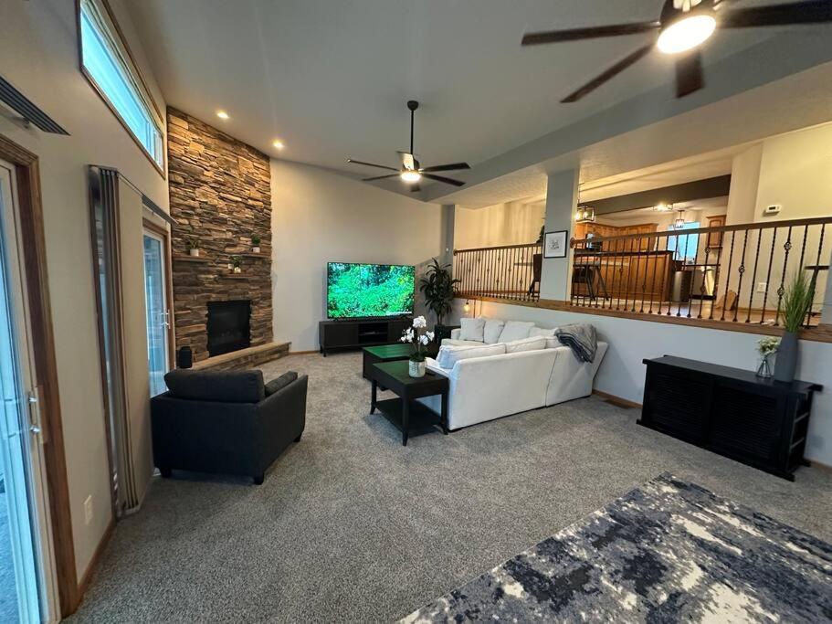 Inviting 3 Bed 2.5 Bath Townhome In Wadsworth Екстер'єр фото